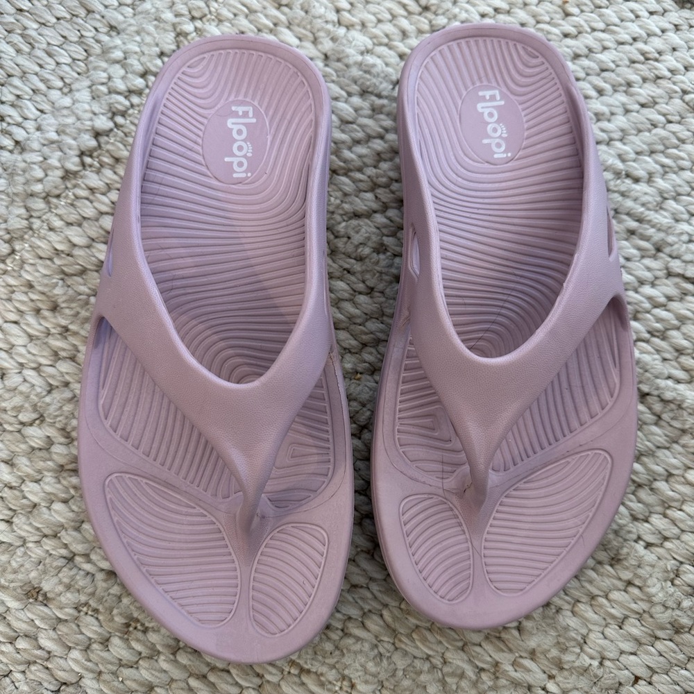 Floopi Blair Comfort Thongs Flip Flops Blush Light Pink EU 36 / US 6 $50 Retail - Picture 6 of 8